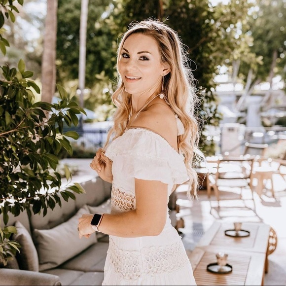 Meet your Posher, Alicia - Picture 2 of 2